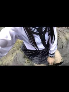 [x]【濡れフェチ】セーラー服着たまま川でずぶ濡れ！全身びしょ濡れ！ - YouTube