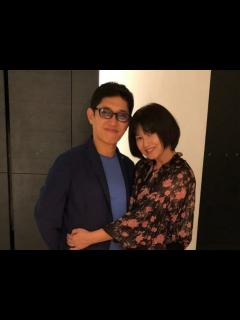 [x]薬丸裕英、34回目の結婚記念日に妻・石川秀美との密着ラブラブショット公開！ 「いつもありがとう」 - All About ニュース