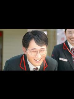 [x]シソンヌじろう、ファーストサマーウイカに“輝く笑顔”披露!? 日本郵政新テレビCM - YouTube