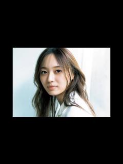 [x]乃木坂46梅澤美波、洗練された輝き放つ「少年マガジン」2週連続ソロで登場【セレブニュース】 - YouTube