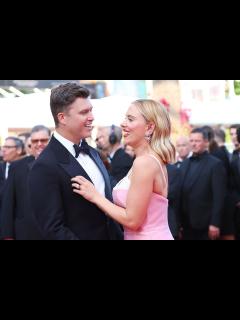 [x]Scarlett Johansson and Colin Jost Walk Red Carpet at Cannes: Photos