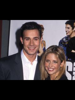 [x]Sarah Michelle Gellar and Freddie Prinze Jr.'s Relationship Timeline