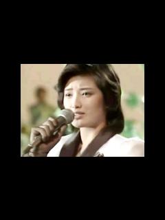 [x]山口百恵「美･サイレント」 共演 ♪ 中森明菜 - YouTube