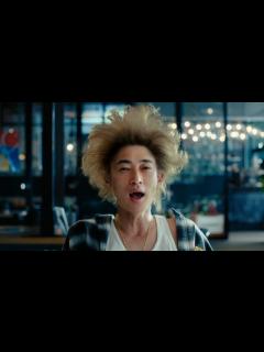 [x]窪塚洋介、約20年ぶりに“キング”復活!? 伝説ドラマの“金髪の王様”完全再現！ ホットペッパービューティー ウェブCM「復活」編 - YouTube