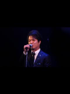 [x]浅岡雄也(ex.FIELD OF VIEW)が名曲から新曲まで美声を響かせる！CALDERA SONICで大ヒット曲「突然」「DAN DAN ...
