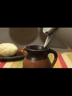 [x]熱いお茶のカップ：無料の動画素材