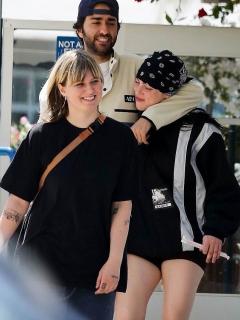 [x]Billie Eilish puts on a VERY friendly display with actor Alex Wolff as ...